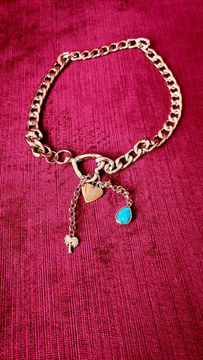 Lady Elegance Necklace, Tangled Hearts, Color GOLD